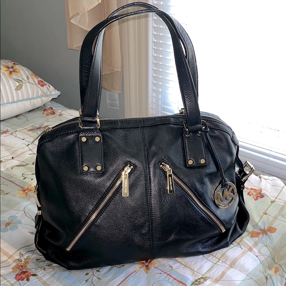 Michael Michael Kors Black Leather Shoulder Bag EUC